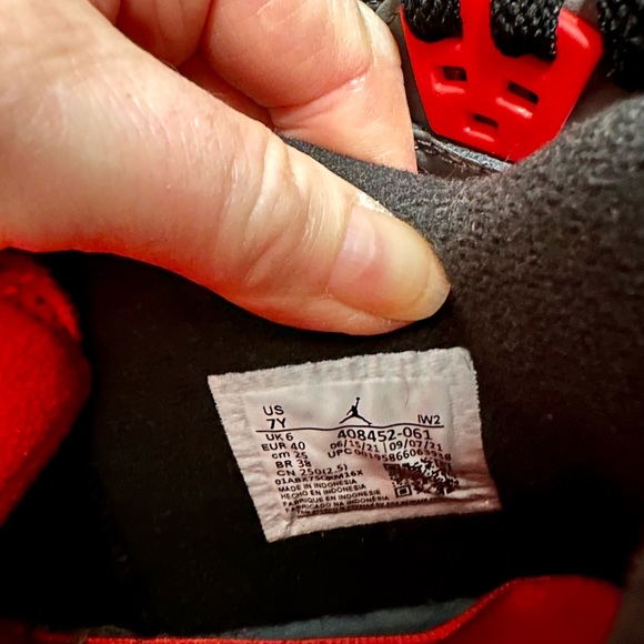 Air Jordan 4 Retro (GS) Size 7 Y - Picture 6 of 7